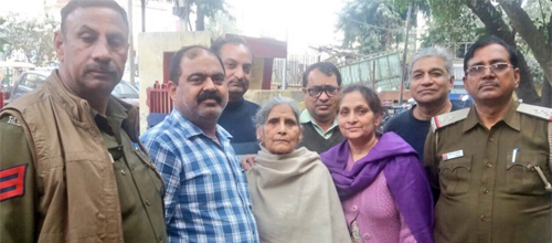 Familie van verwarde 80-jarige in India gevonden via social media